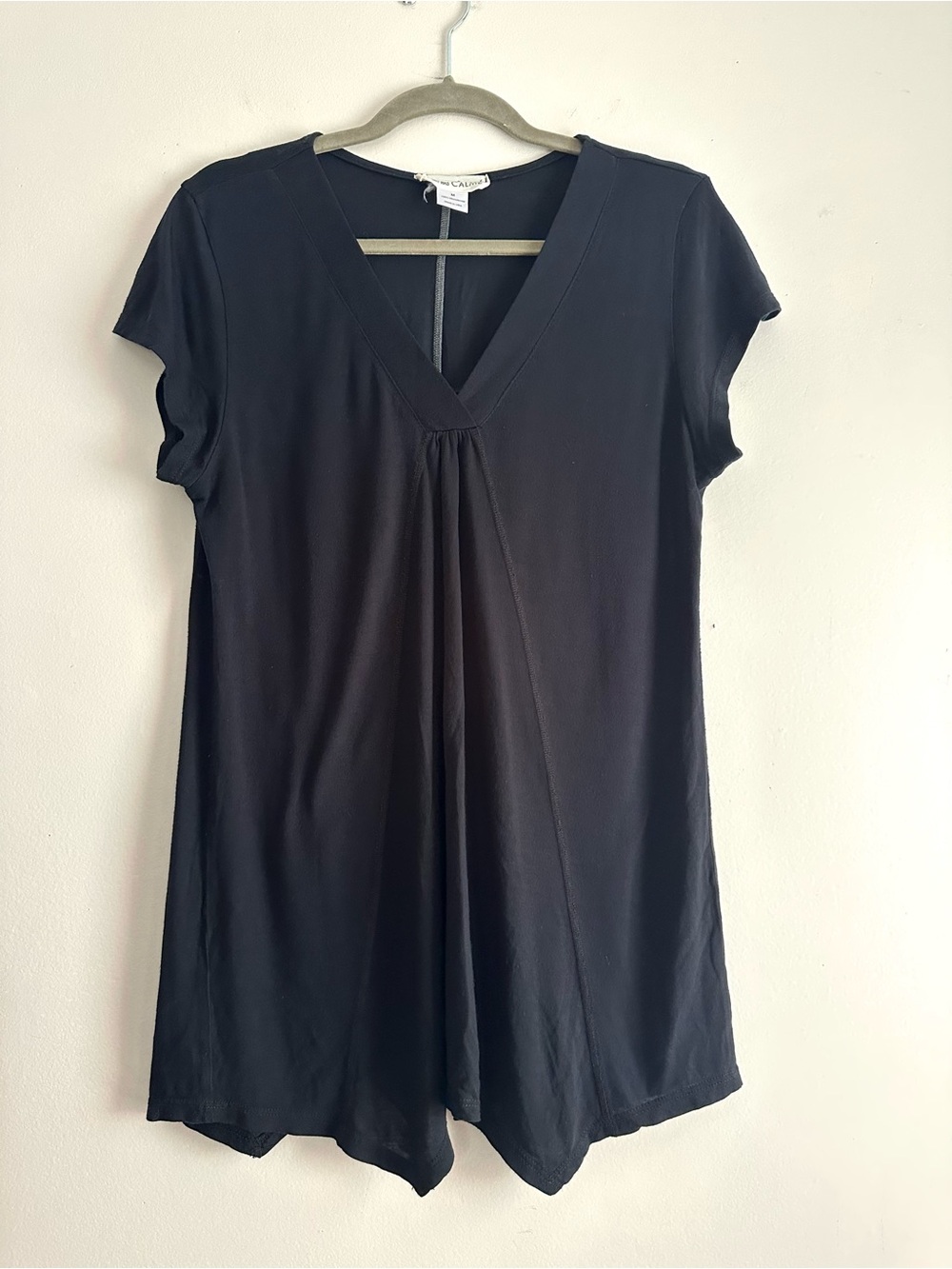 Johnny Was Calmé • Microtencel V-Neck A-Line Tee Black
